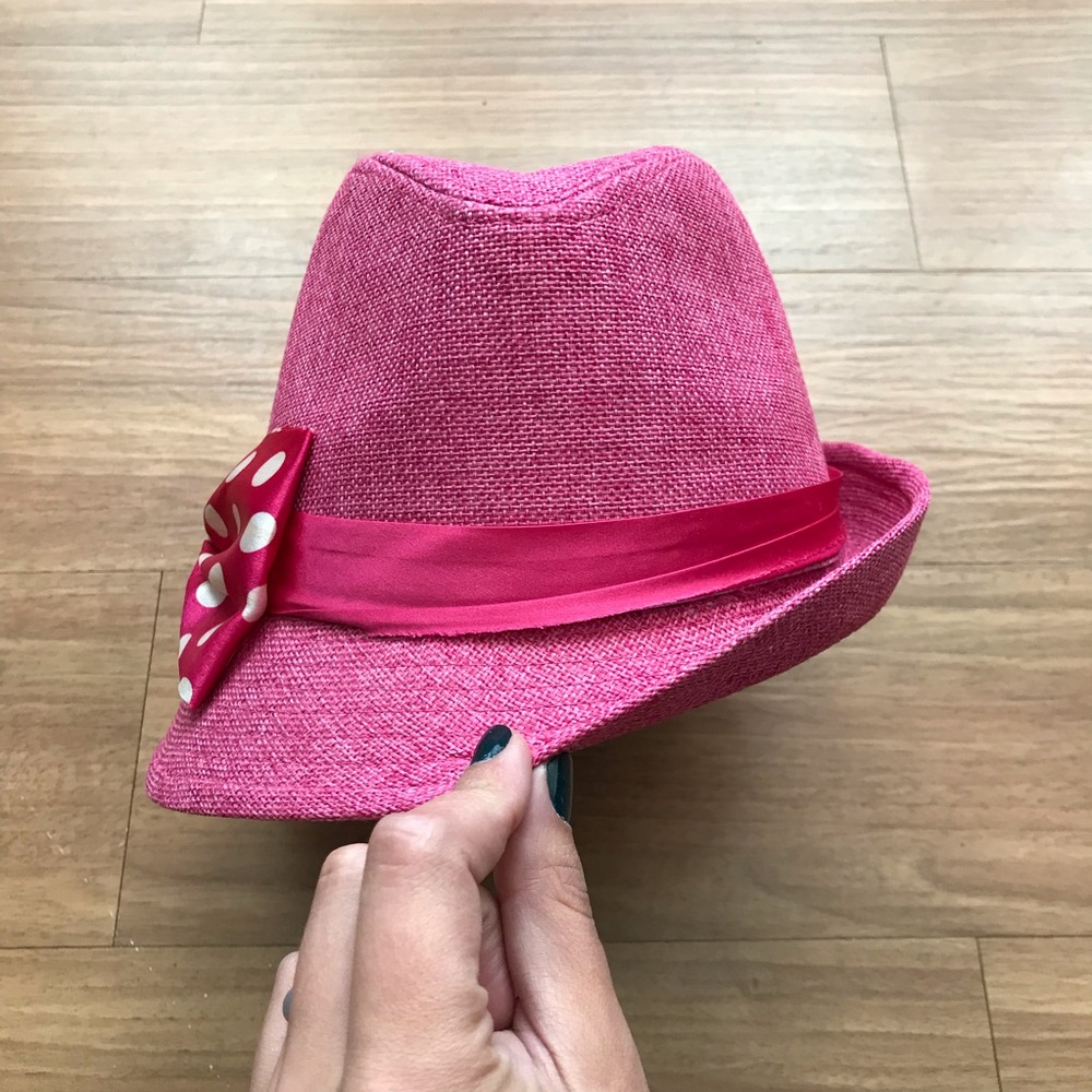 Asymmetric fedora